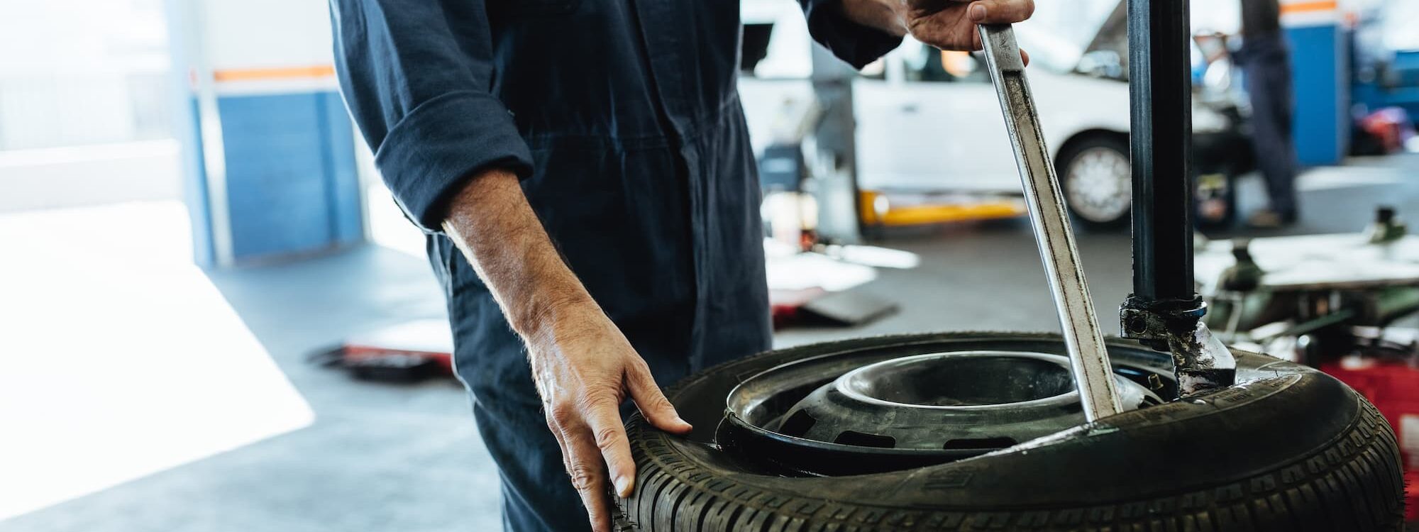 VENTE_PNEUS_REGLAGE_PARALLELISME_GEOMETRIE_ROUE_4 2000X750 | Garage AM Auto Comment changer ses pneus facilement ? Pfastatt